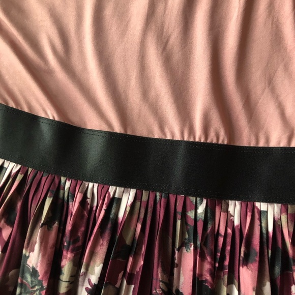 Comfy and Light Dress - Picture 5 of 7